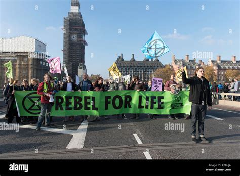 Extinction rebellion logo hi-res stock photography and images - Alamy