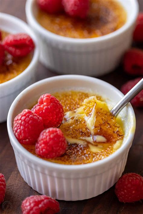 Simple Creme Brulee Recipe (VIDEO) - Doctor Woao