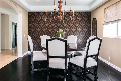 11 Amazing Dining Rooms With Wallpaper