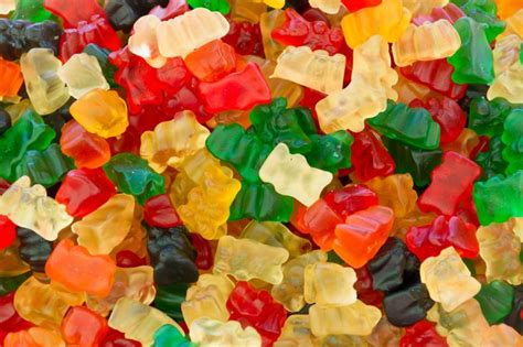 How to Make Gummy Bears in 5 Simple Steps - 700 N COTTAGE