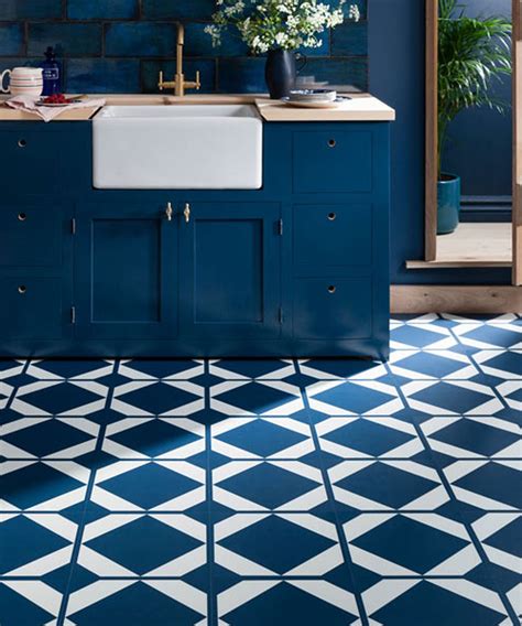 Vinyl flooring for kitchens: 14 floor ideas made from vinyl | Real Homes