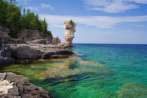 Flower Pot Island, Tobermory Ontario | Road trip places, Flowerpot ...