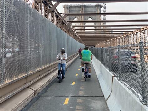 The big rollout: Brooklyn Bridge bike lane officially opens | amNewYork