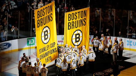 Bruins' 1970 and 1972 Stanley Cup winners finally raise banner to ...