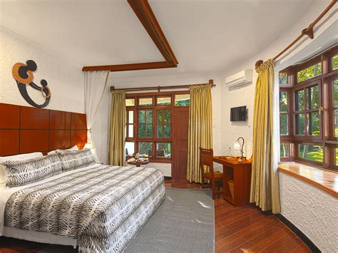 Luxury Accommodation in Arusha Tanzania, Arusha Planet Lodge