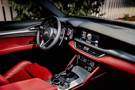 Alfa Romeo Stelvio [2020] - Interior - DailyDriven