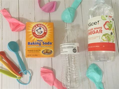 Baking Soda and Vinegar Balloon Experiment ~ At Home Science - Mom the Magnificent