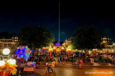 FIRST LOOK at Disneyland's Halloween Fireworks | the disney food blog