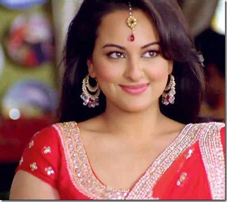 Sonakshi Sinha Dabangg 2 Girl Gallery