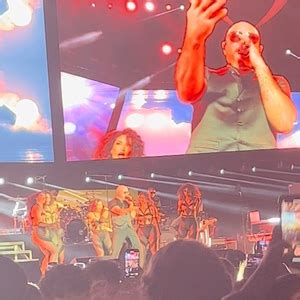 Pitbull Concerts & Live Tour Dates: 2023-2024 Tickets | Bandsintown