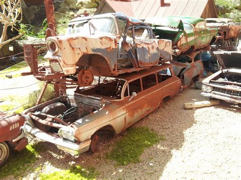 Unbelievable detail in this junkyard in scale | Model cars building ...