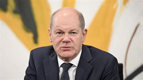 Kremlin: Germany Doesn't Understand Reality as Scholz Proposes Peace ...