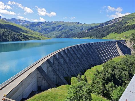 Barrage de Roselend (Roselend Dam), France [1600x1200] : r/InfrastructurePorn