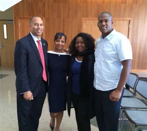 Hakeem Jeffries' Wife Kennisandra Jeffries - WAGCENTER.COM