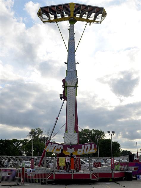 Fairgoers enjoy carnival return