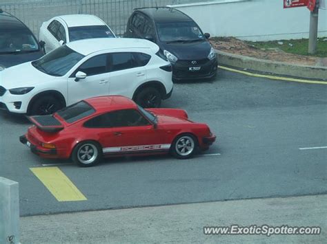 Porsche 911 spotted in Kuala lumpur, Malaysia on 07/06/2018