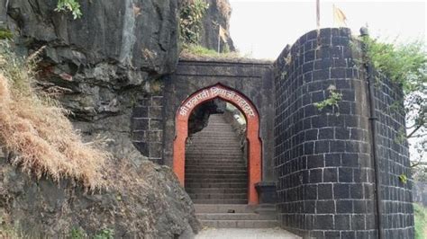 Sajjangad Fort - Satara | Sajjangad Fort Photos, Sightseeing -NativePlanet