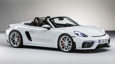 Nuove Porsche 718 Cayman GT4 e 718 Spyder, sei cilindri da 420 CV