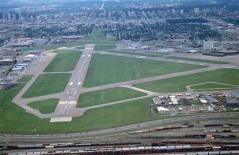 Should Edmonton close the Edmonton City Centre Airport (ECCA)?