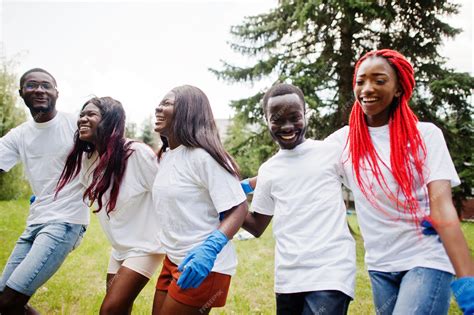 Premium Photo | Group of happy african volunteers