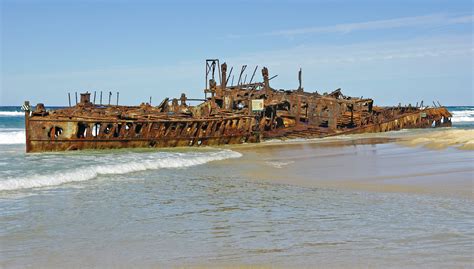 File:Fraser-Island-shipwreck-of-Maheno-(ship-1905)-IGP4364-a.jpg