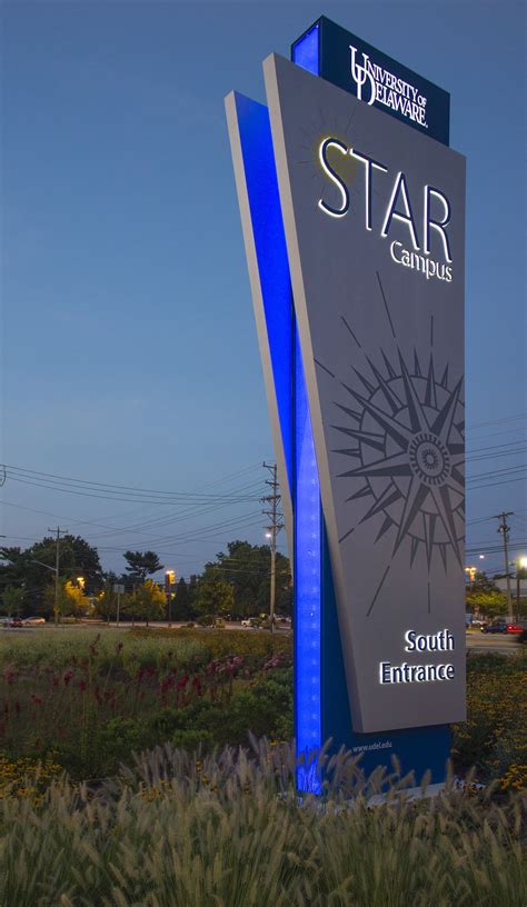 Edge-Illuminated STAR Technology Campus Entrance Pylon Sign. Design by ...