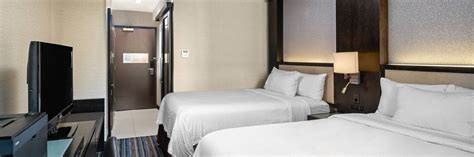 Hotel Rooms & Suites in New York City - Courtyard Times Square