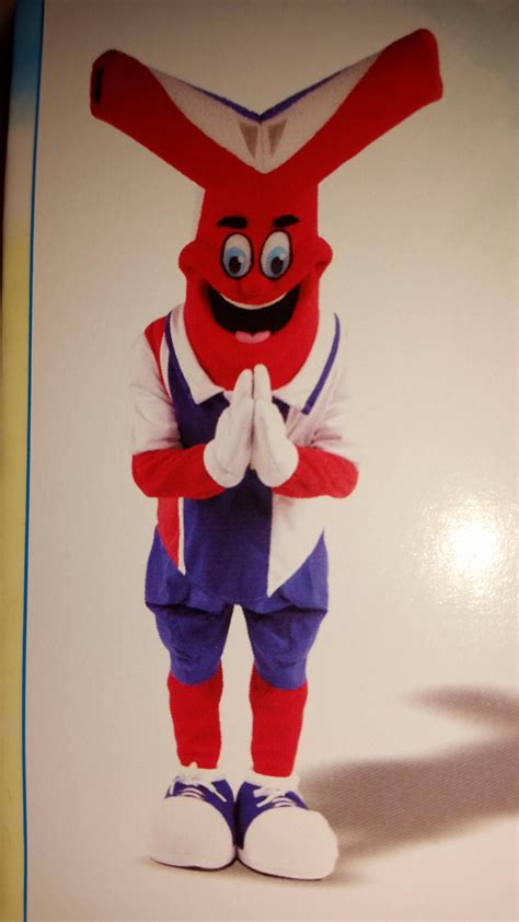 This really creepy Carnival Cruise mascot : r/creepy