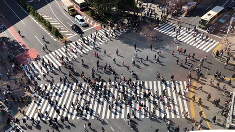 6 Best Shibuya Crossing Photo Spots - Japan Web Magazine