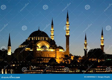 Beautiful Night View of Suleymaniye Mosque, Istanbul. Stock Photo - Image of symbol, europe ...