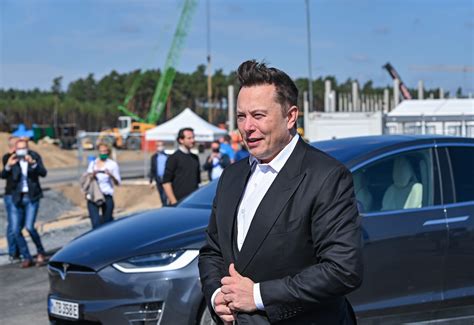 Elon Musk: Tesla-Chef nach Problemen in Gigafactory in Berlin eingeflogen - Business Insider