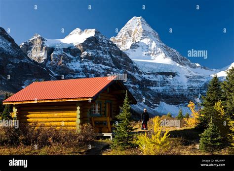 Alberta, Mt. Assiniboine Provincial park, Mount Assiniboine lodge ...