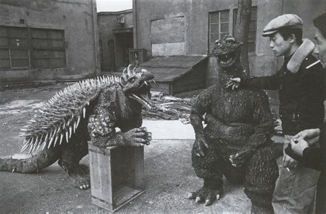 Behind The Scenes: Godzilla - Gallery | eBaum's World