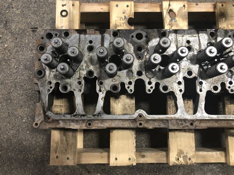 1043844 | CAT 3176 Engine Cylinder Head for Sale