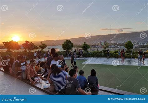 People Watch Sunset at Sky Park of SM Seaside Mall in Cebu City ...