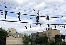 Shoe tossing - Wikipedia