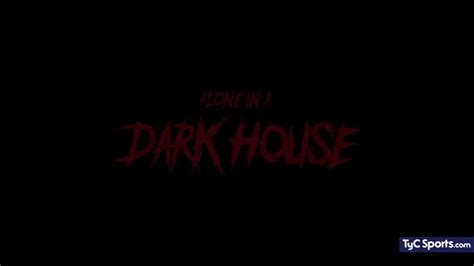 Los mejores juegos de terror de Roblox - Alone in a dark house