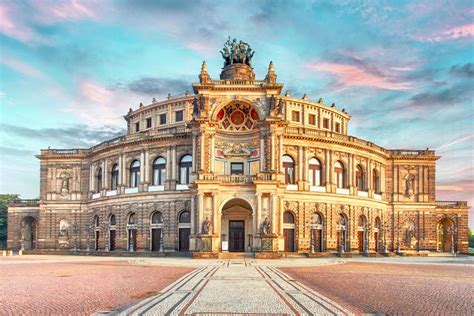 Die Semperoper in Dresden - Die Oper beginnt wieder ...