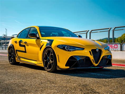 Alfa Romeo Giulia da Quadrifoglio a GTA col tuning di PariS'5 GaraGe