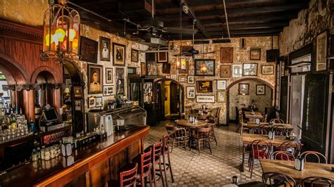 5 Haunted Restaurants Where You Can Have A Spooky Dinner | HuffPost Life