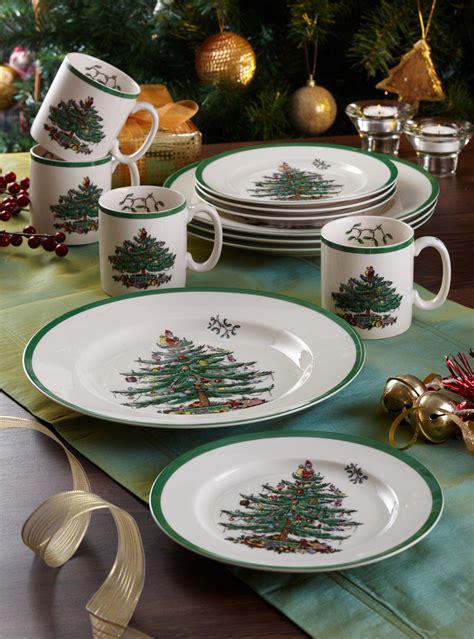 Amazon.com: Spode Christmas Tree 12-Piece Dinnerware Set, Service for 4 ...