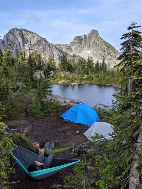 Went backpacking in the Alpine Lakes Wilderness for the first time. Absolutely spectacular. : r ...