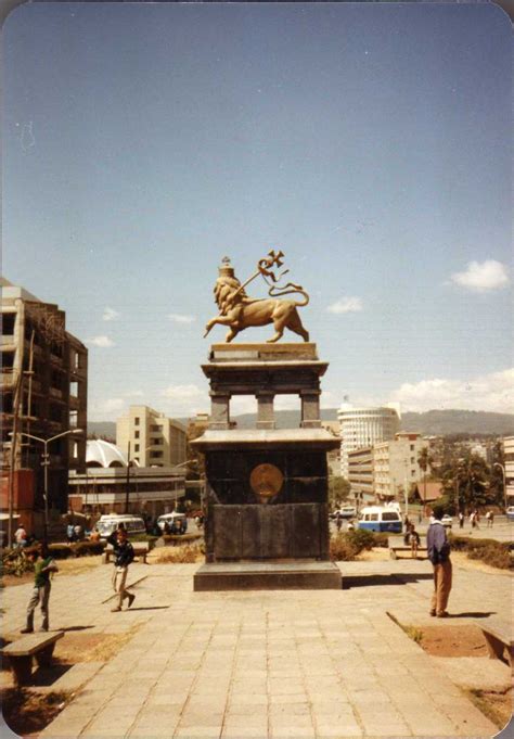 File:Addis Abeba - statue of lion.jpg