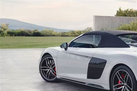 Audi R8 Spyder Price in UAE - Images, Specs, Reviews & Compare