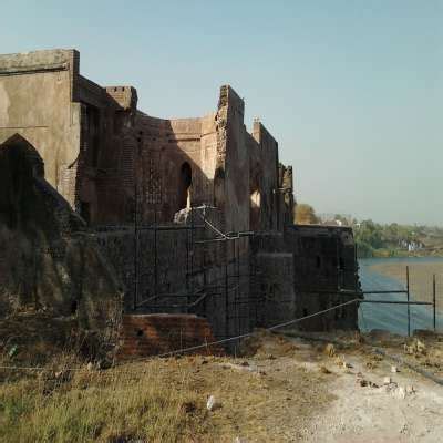 Asirgarh Fort - History, Architecture, Details, How to Reach | Adotrip