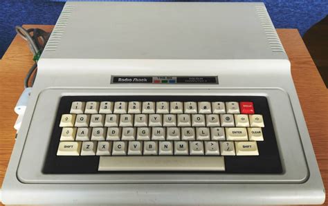 Retro Ordenadores Orty: Ordenador TRS-80 Color Computer 2 (Co-Co 2) (modelo 26-3026) (1983)