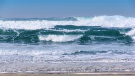 Breaking Waves - 1 Hour of Beautiful Pacific Ocean Waves in HD - YouTube