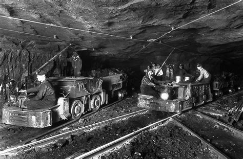 Vintage Photos of Coal Miners and the Brutal Conditions They Faced Underground, 1900s-1940s ...