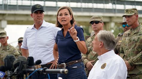 Operation Lone Star: Gov. Kim Reynolds visits US southern border ...