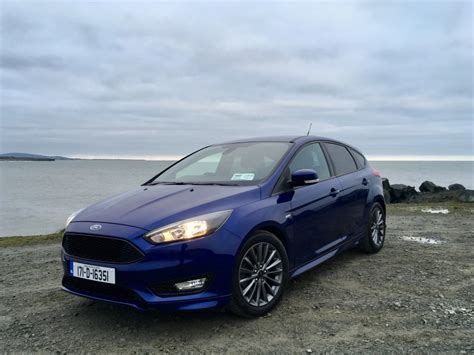 Ford Focus ST-Line 2.0TDCi Review - Changing Lanes